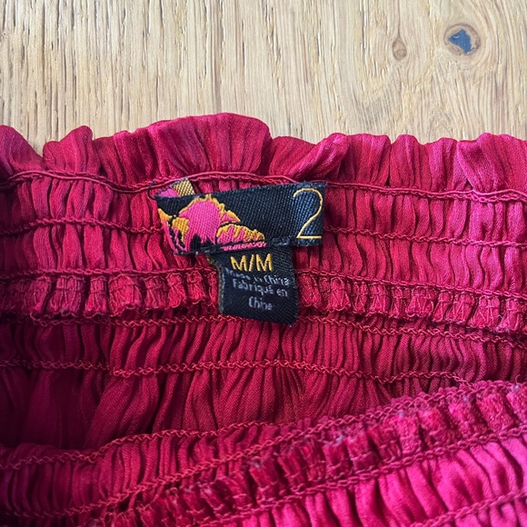 Women’s size M forever 21 off the shoulder rouched silk shirt - Picture 3 of 3